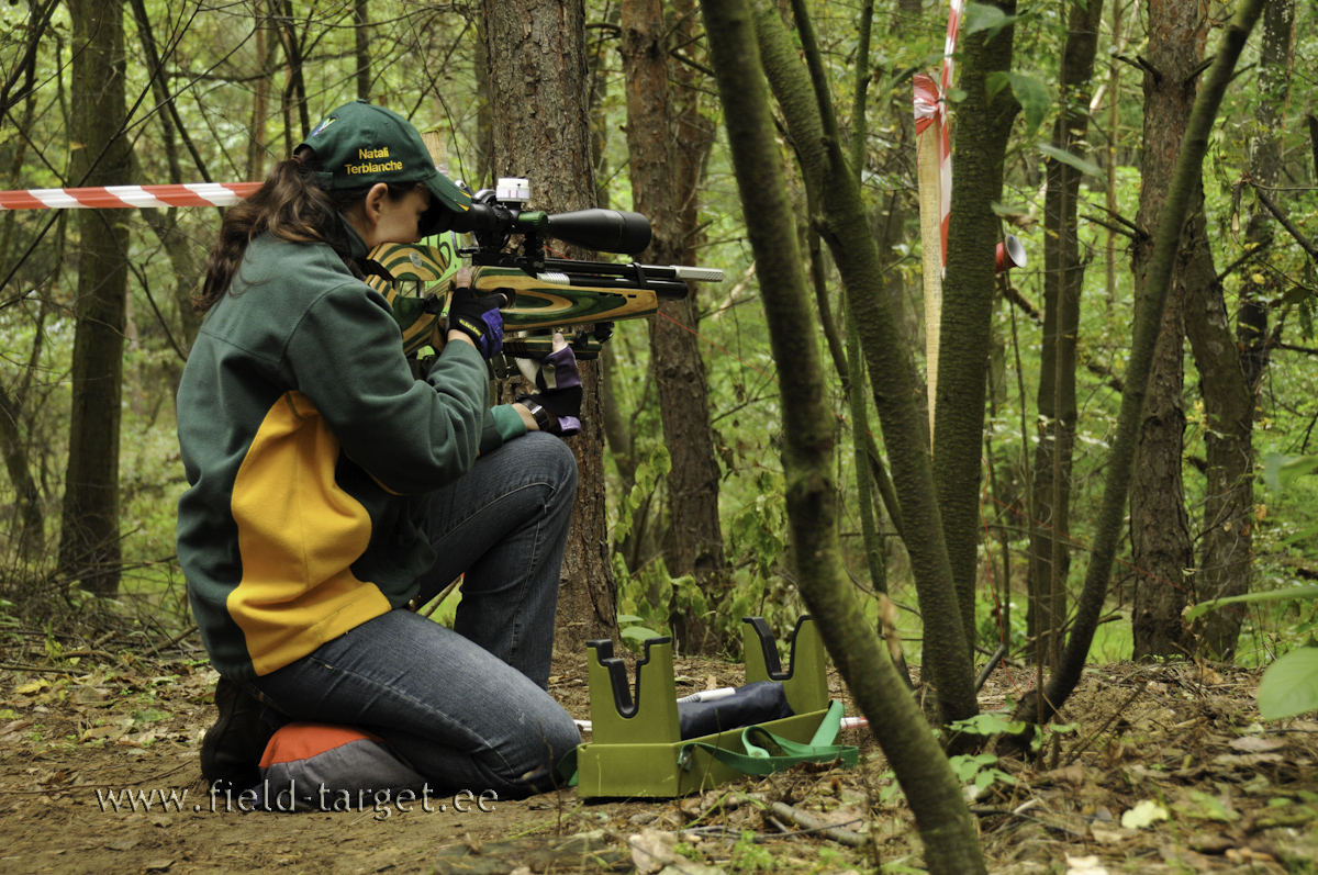 8 paremat naist. Natali Terblance Lõuna-Aafrikast. Walther LG300 Hunter, NS Diamond 10-50x60, JSB Exact. 111 tabamust - 2. koht